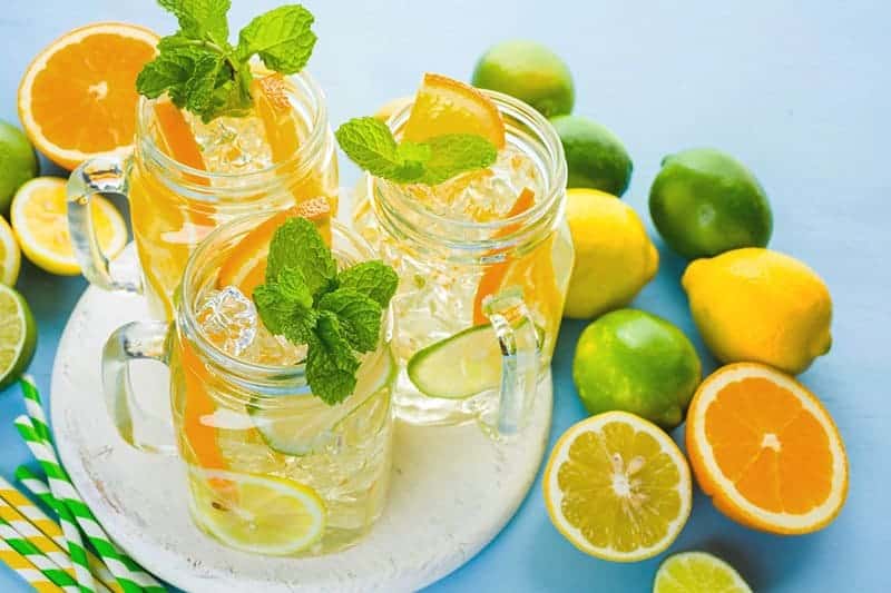 https://kinucoaching.com/wp-content/uploads/agua-saborizada-naranja-limon.jpg